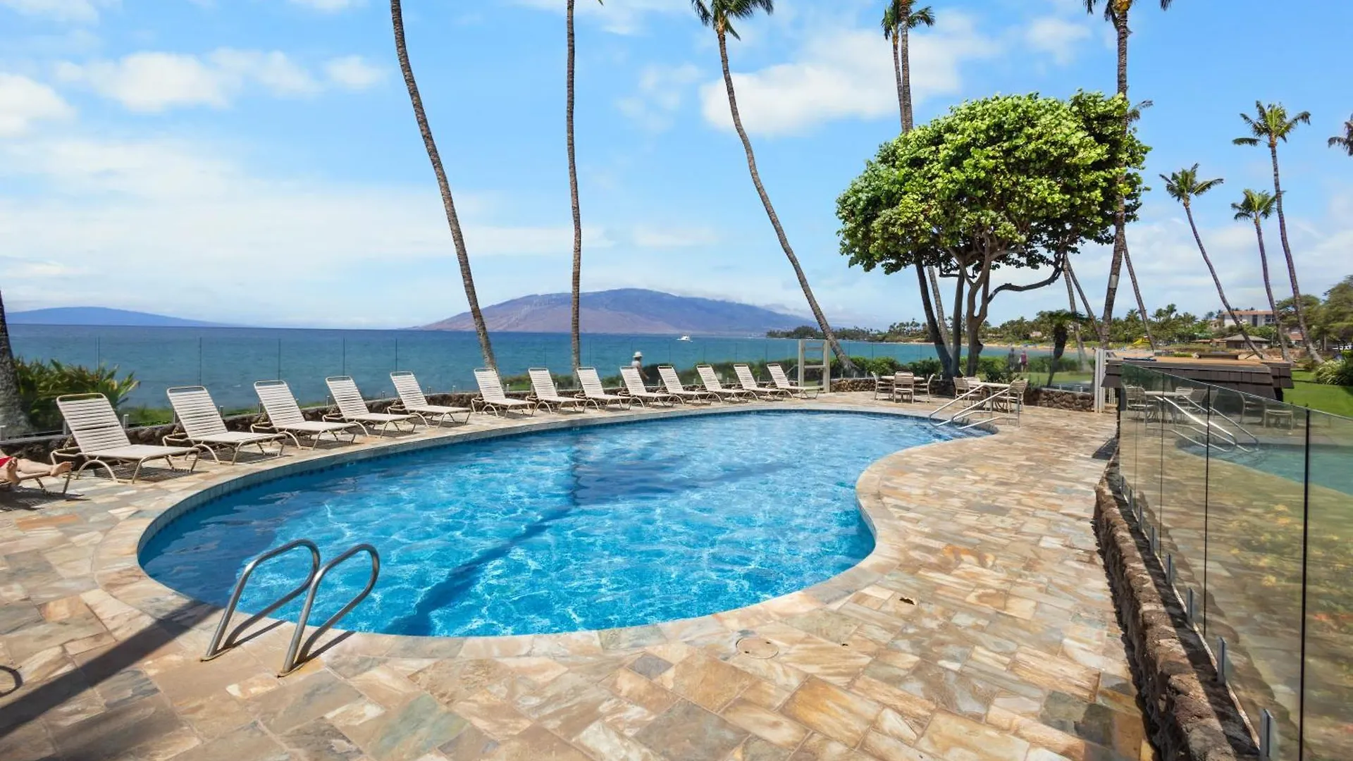 Beachfront Spectacular Sunset Suite New Ac Kīhei USA